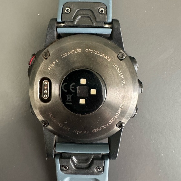 Garmin Fenix 5 - Picture 2 of 7